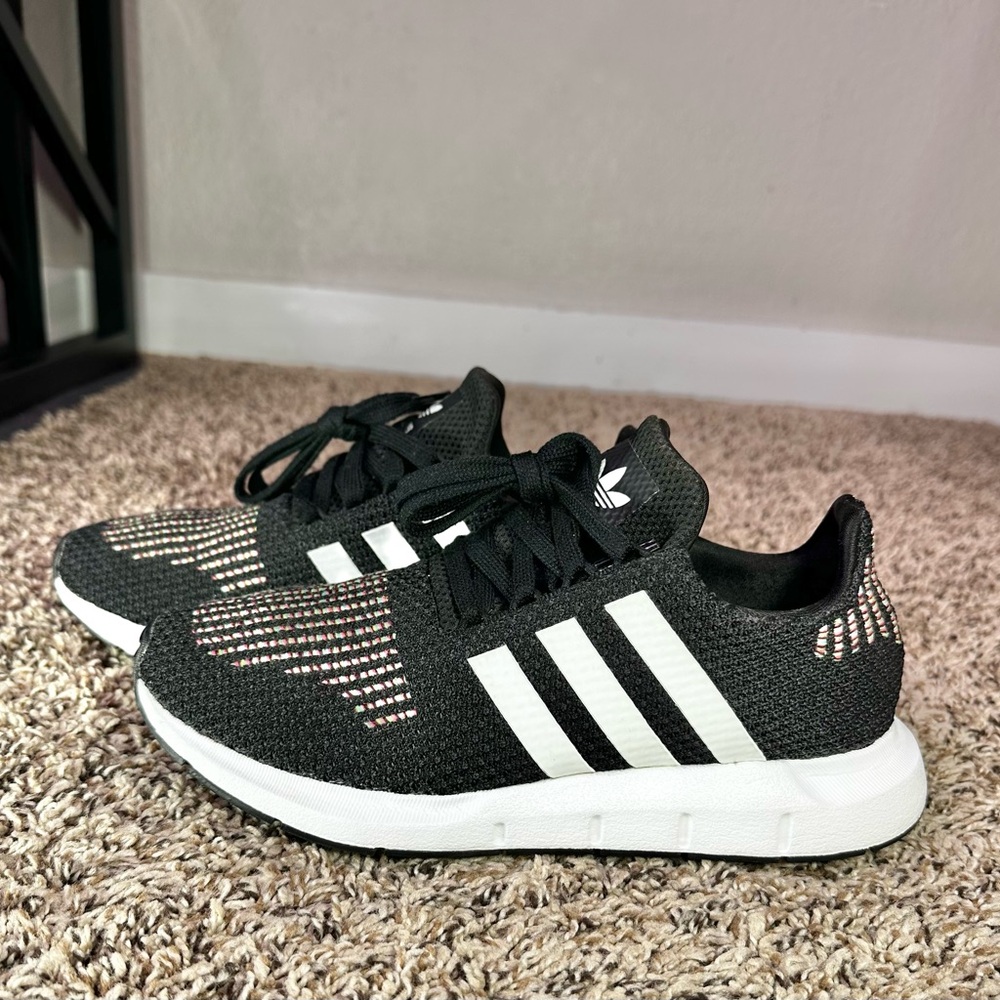 adidas Originals Swift Run Shoes Women’s Size 7 Black Rainbow Primeknit Athletic